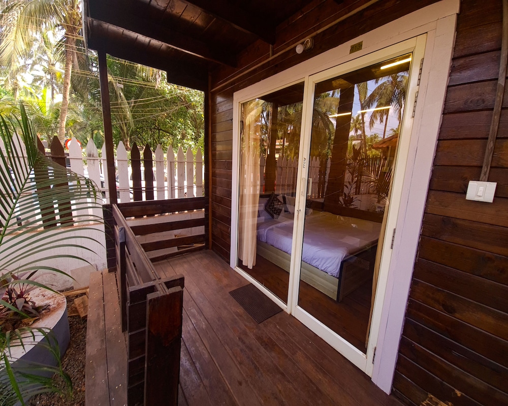 Beach Walk Resort - Goa 20/35