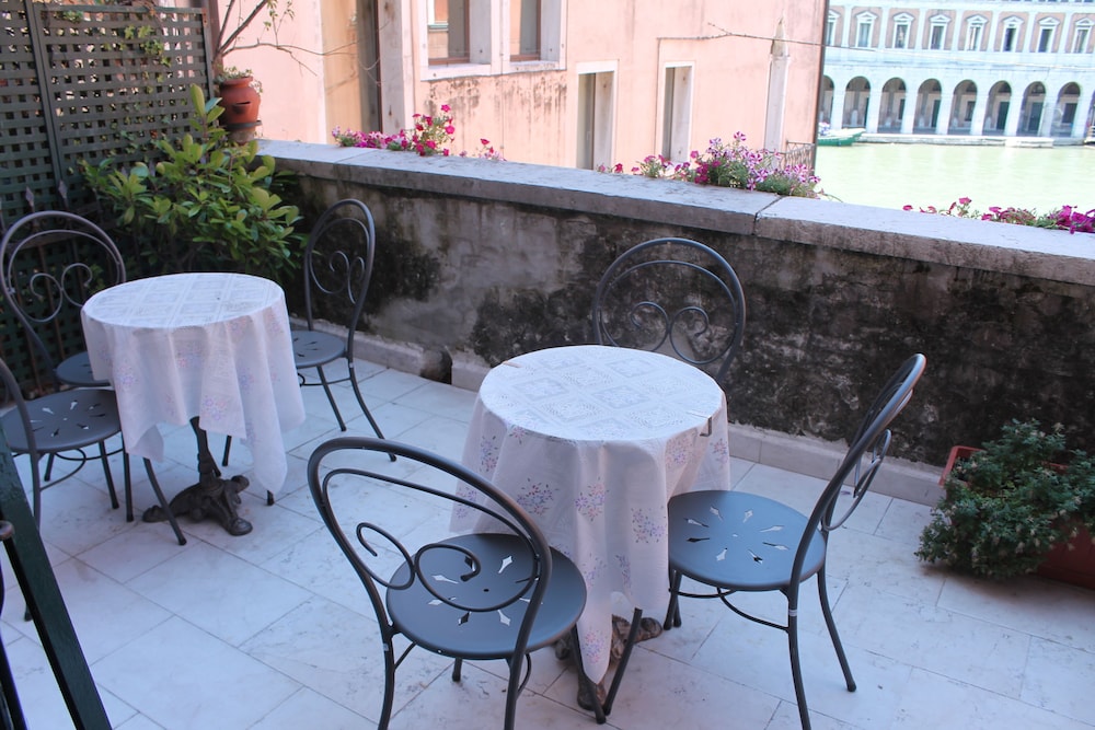 Al Palazzo Lion Morosini 19/27