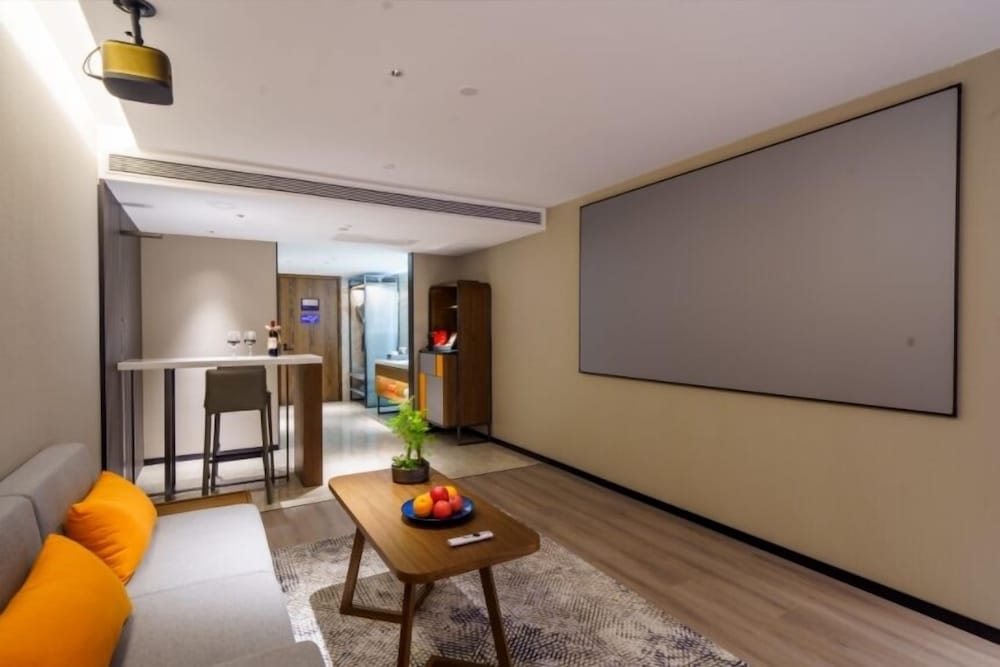 UrCove By Hyatt Shenzhen Futian CBD 32/46