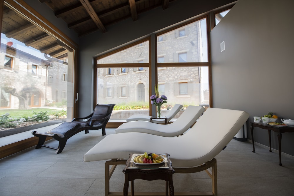 Magari Estates Hotel 42/61