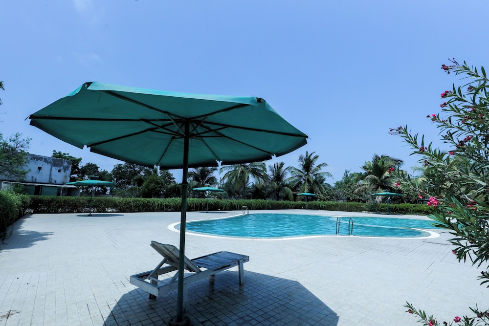 Goverdhan Greens Resort Dwarka 31/50