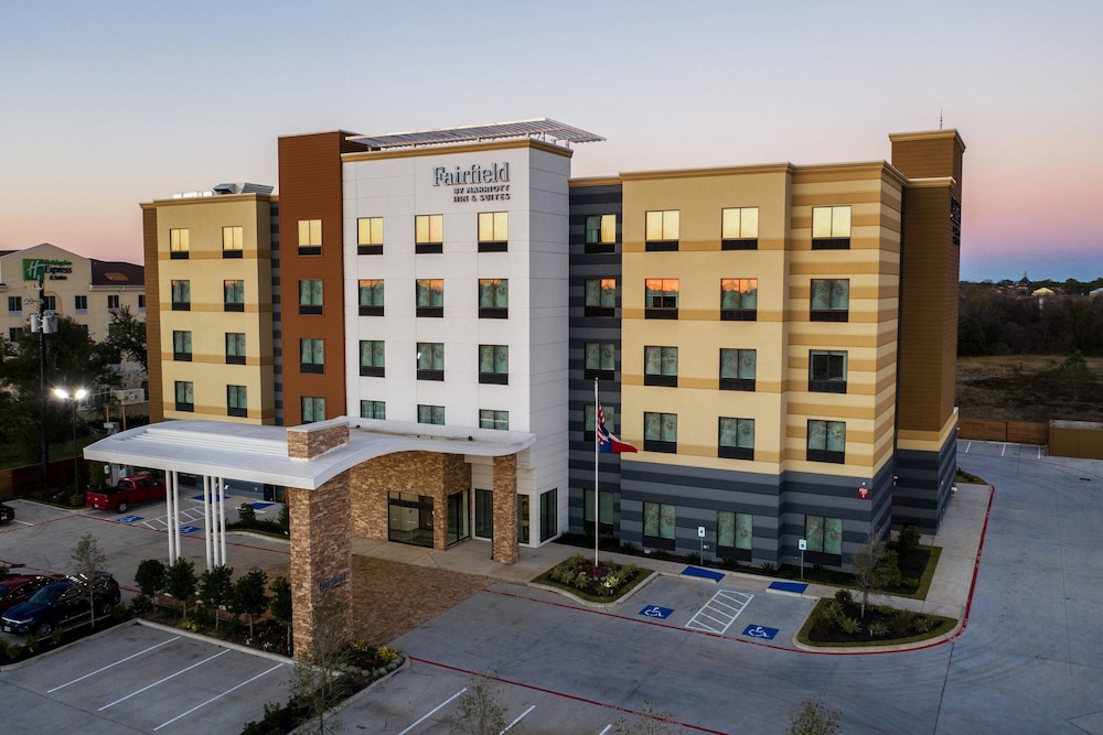 Fairfield Inn And Suites Houston Brookhollow 6/49