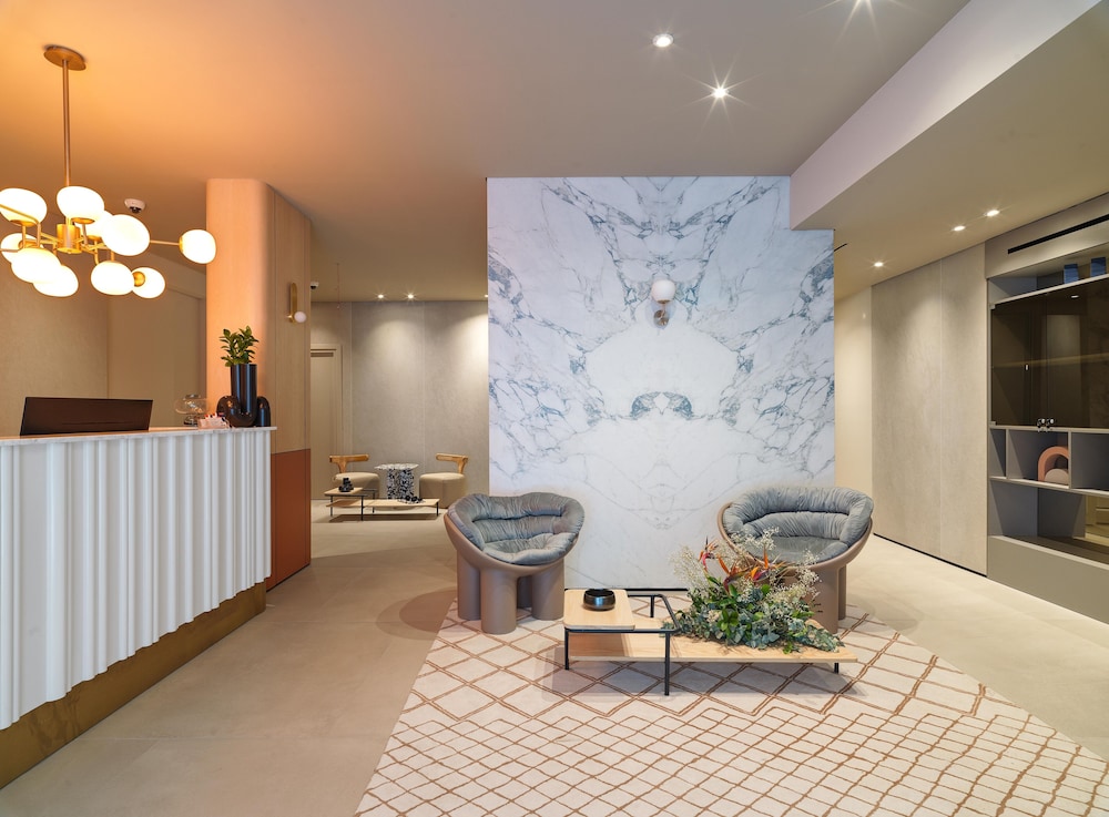 LIV Mackenzie Beach Suites 9/55