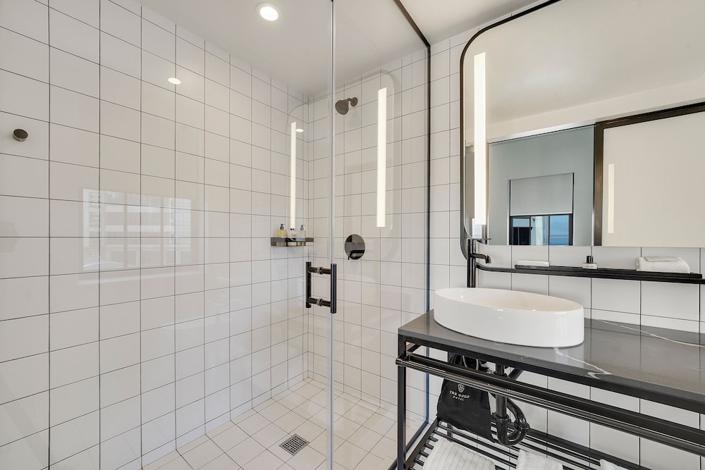 Suite, King Bed, Sofa, Corner, The Guild Hotel San Diego A Tribute Portfolio Hotel 4/5