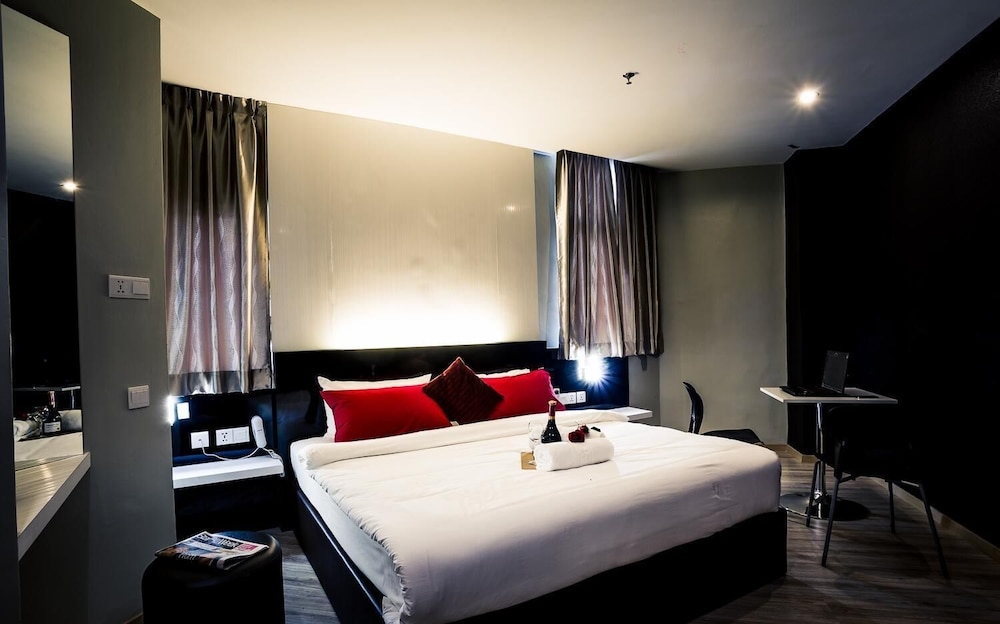 Swing & Pillows at Golden Roof Hotel Ampang, Ipoh 23/62