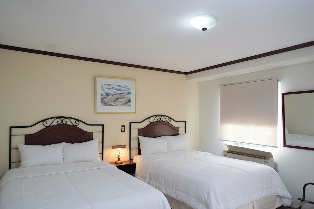 ROOM, DOUBLE BED