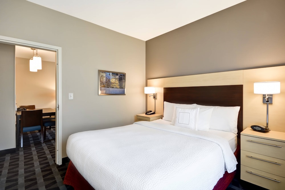 2 Bedrooms, Suite, 2 Double Beds, Accessible