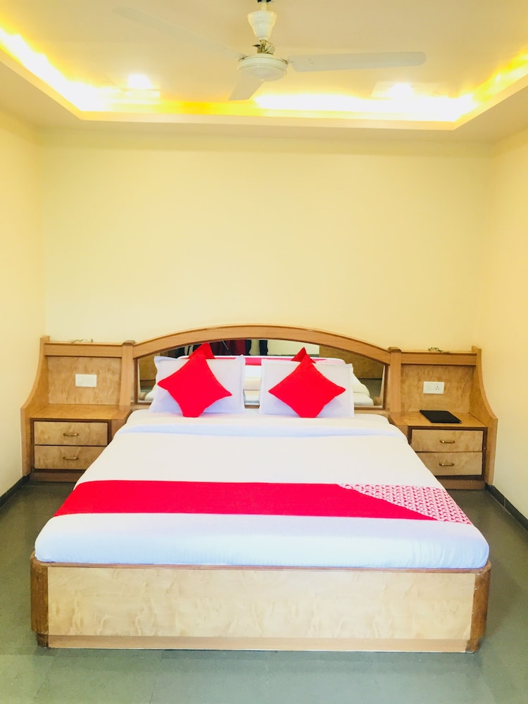 Hotel New Uttam Hira Palace 22/34
