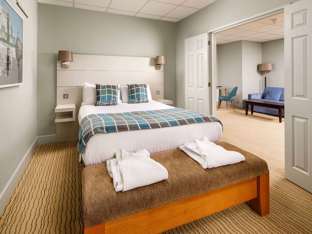 Mercure Hull Grange Park Hotel 24/75