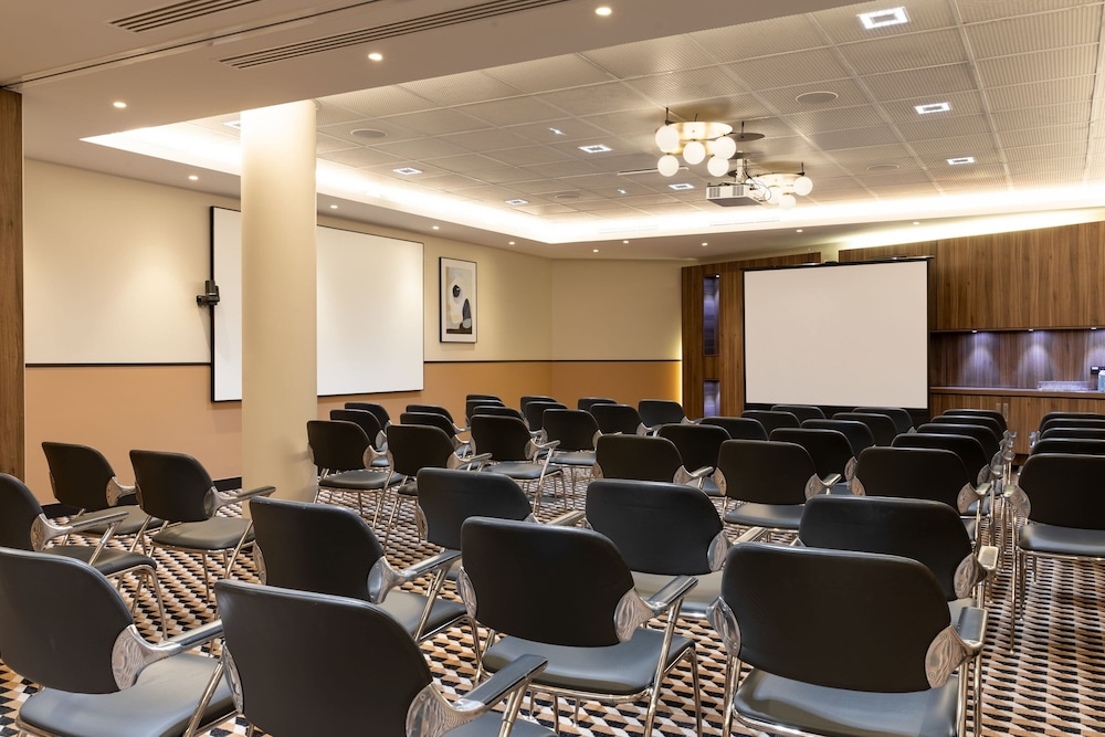 Le Parchamp, Paris Boulogne, a Tribute Portfolio Hotel 64/66