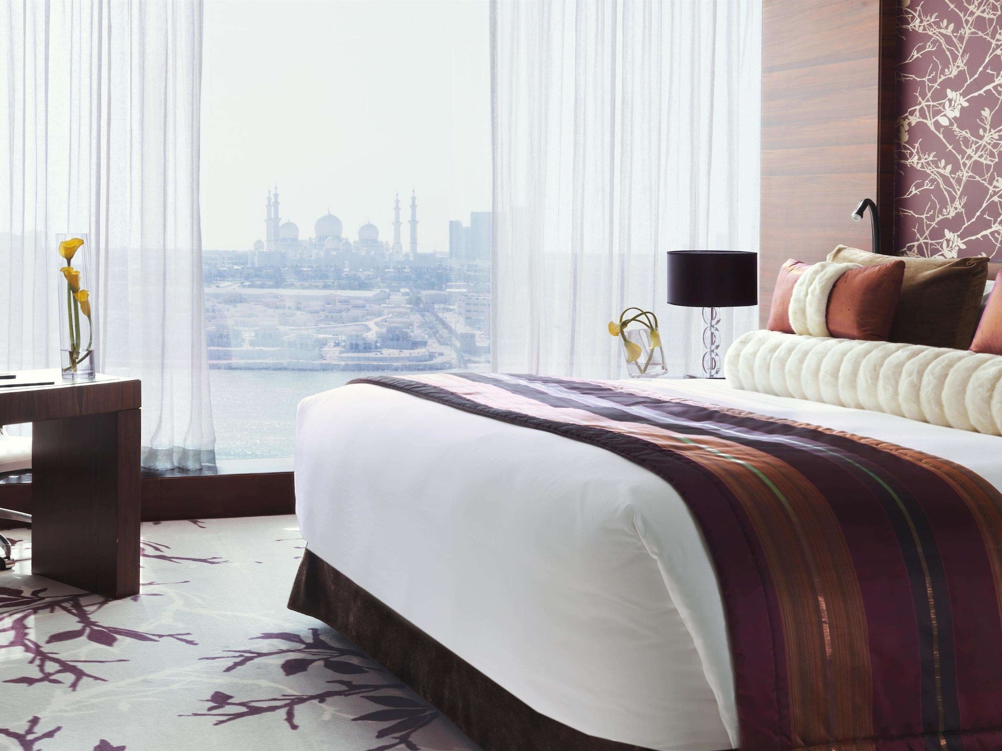 FAIRMONT, KING BED