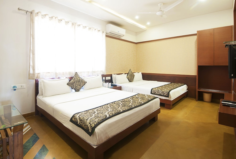 Uddhav Vilas Hotel 23/46