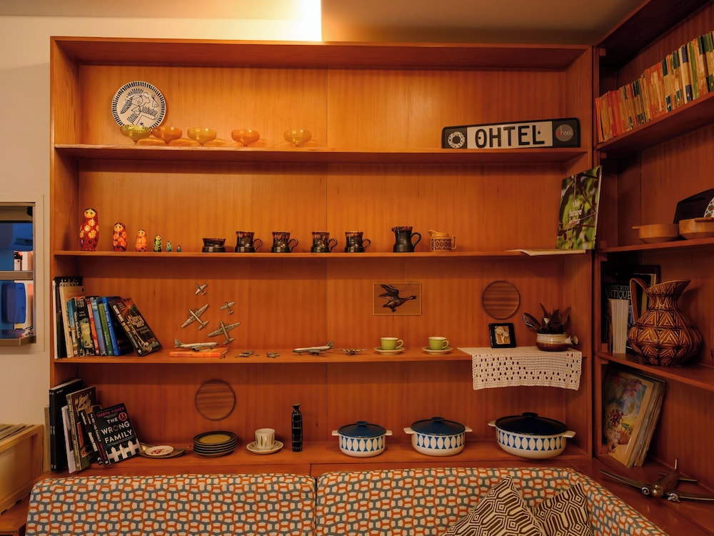 Ohtel Auckland 4/50