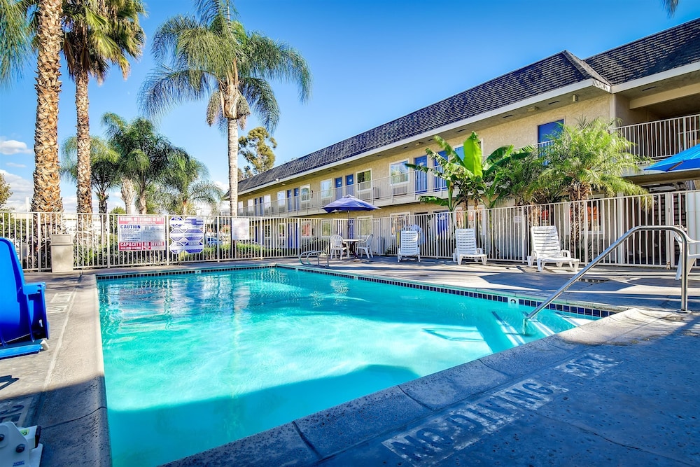 Motel6 Riverside, CA - South 9/51