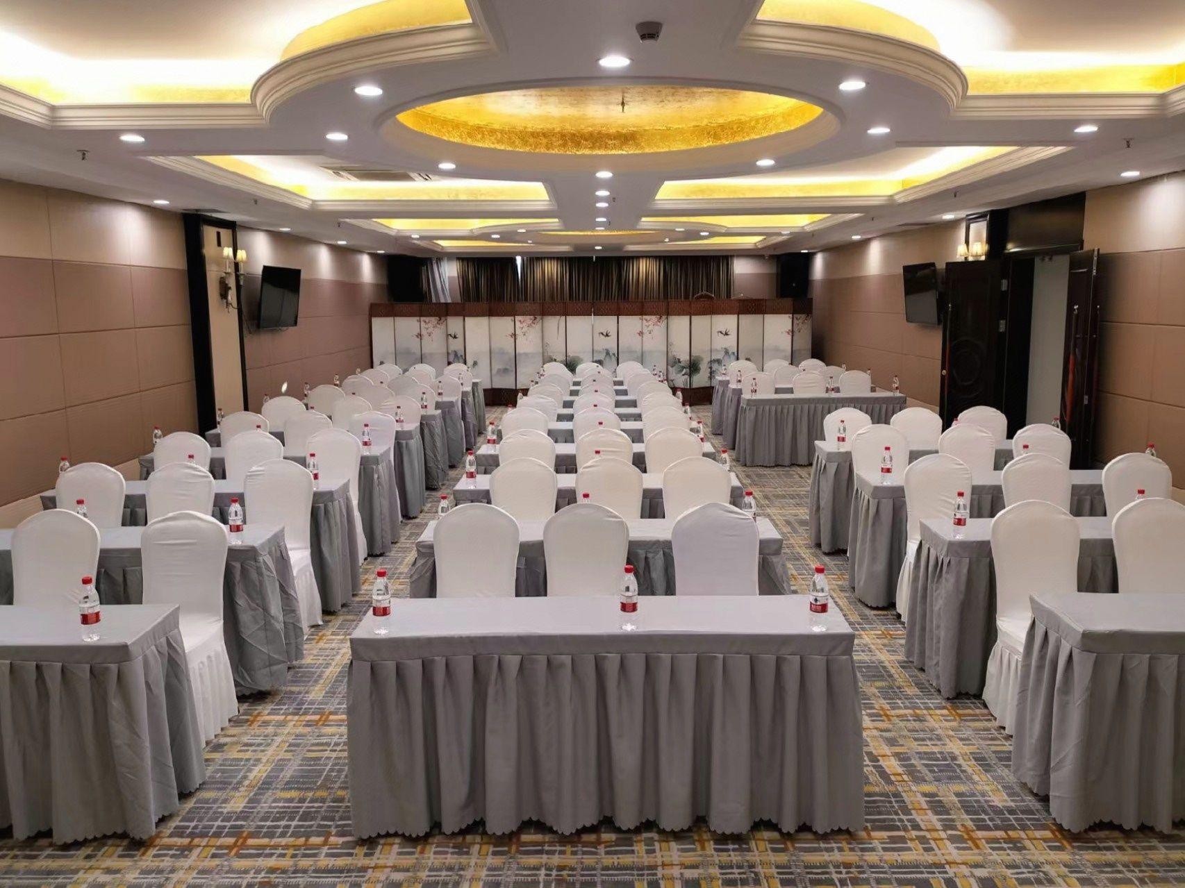 Vienna International Hotel (Shenzhen Guanlan Huanguan South Road) 38/45