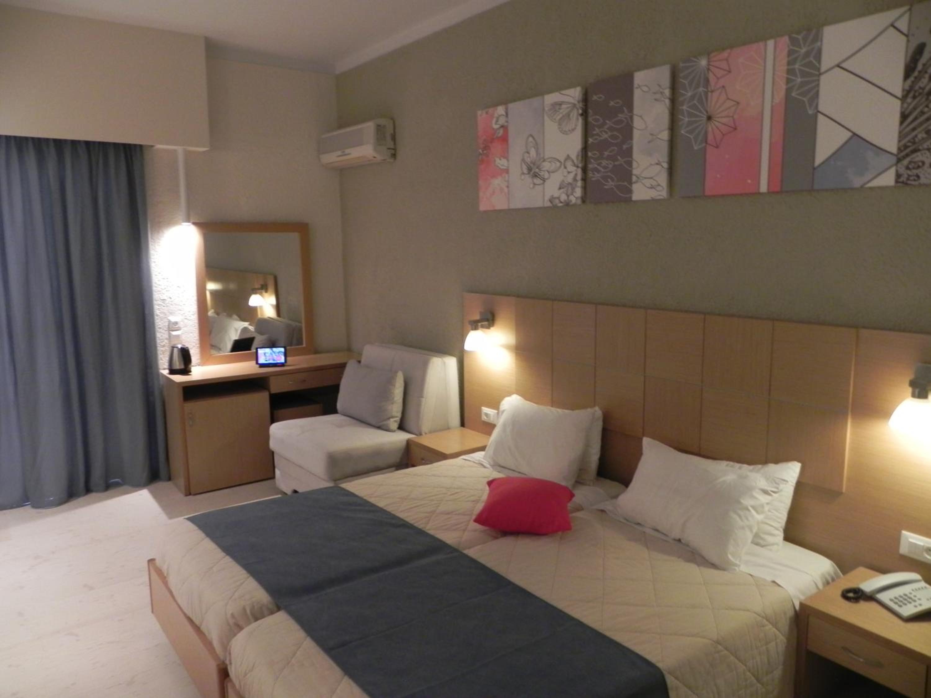 Albatros Hotel 17/54