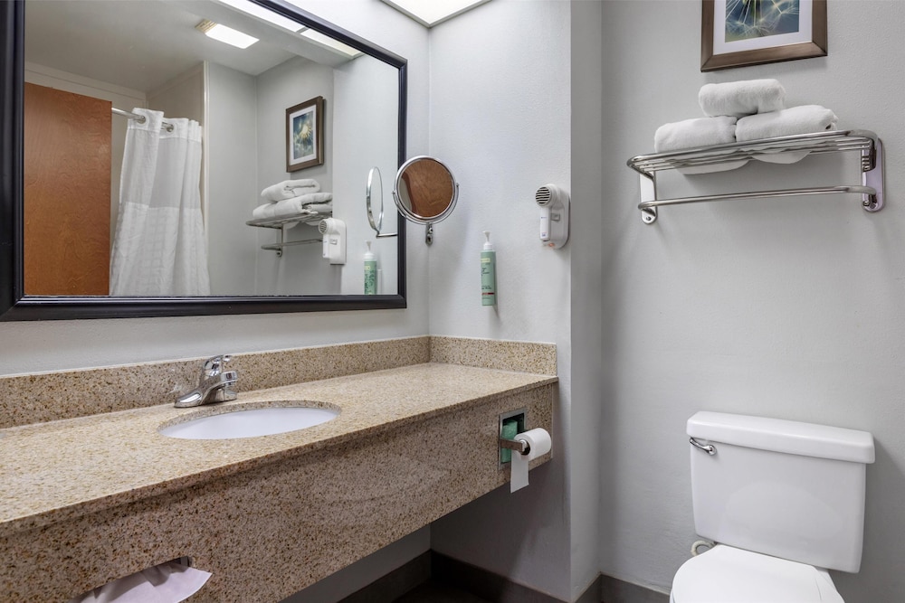 غرفة قياسية بسريرين كوين، Best Western Executive Inn Corsicana 6/8