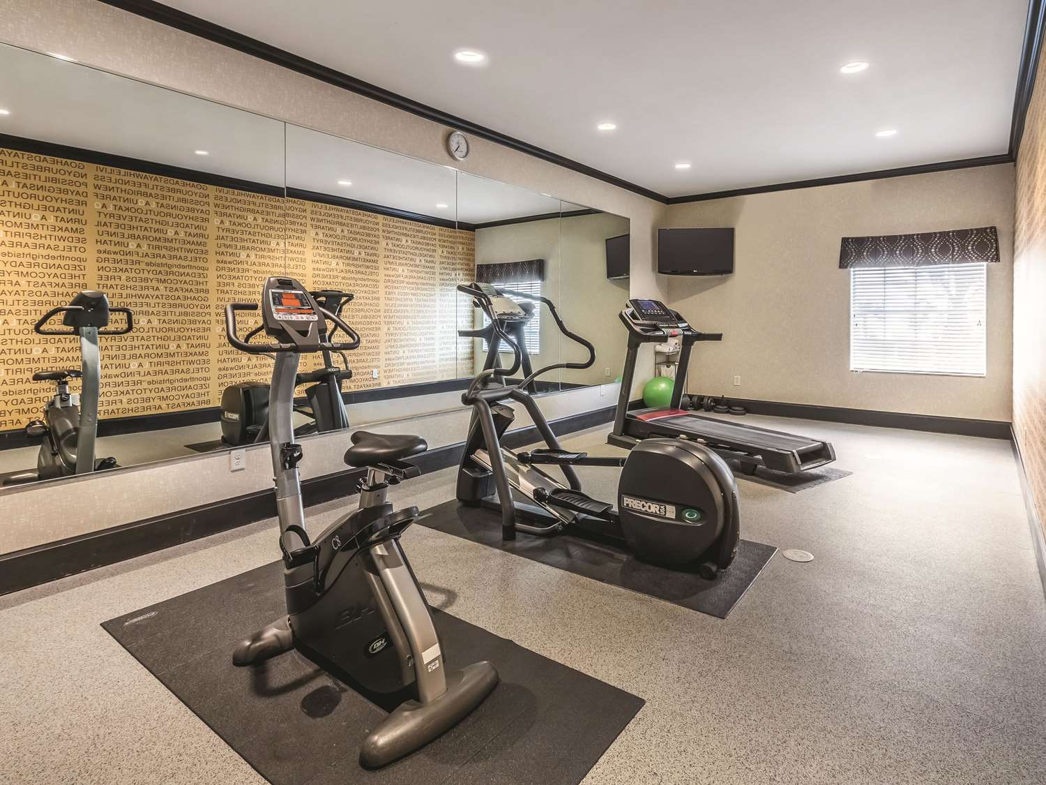 La Quinta Inn & Suites by Wyndham Dallas Grand Prairie South 27/44