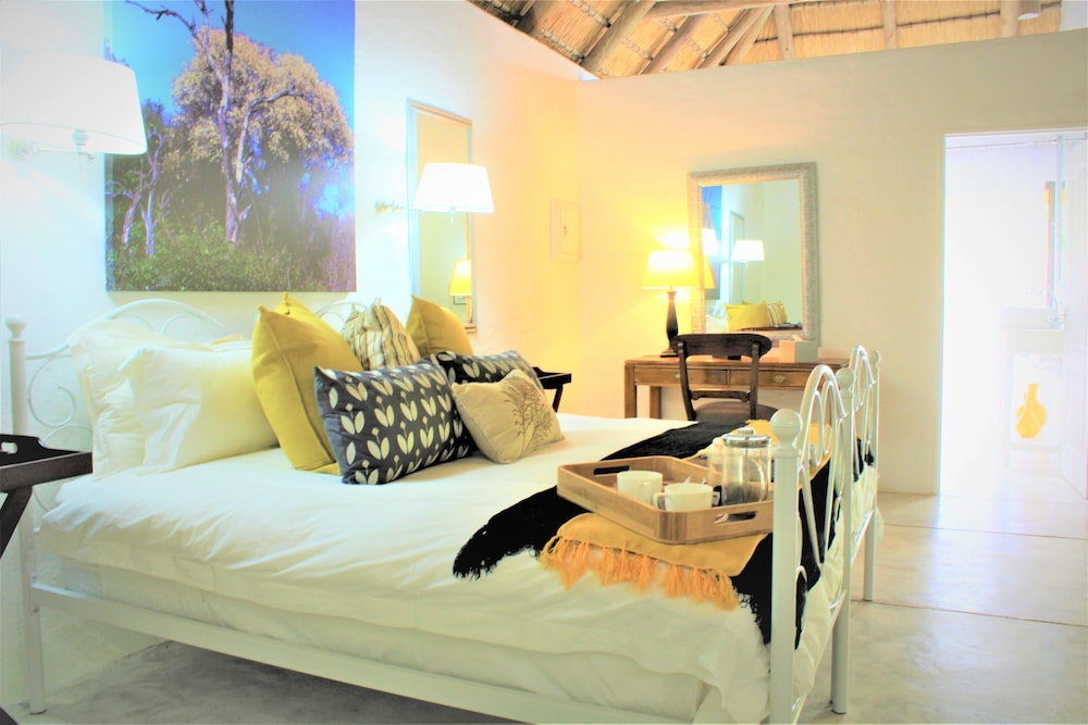 2 BEDROOMS, DELUXE, STUDIO, SUITE, GROUND FLOOR