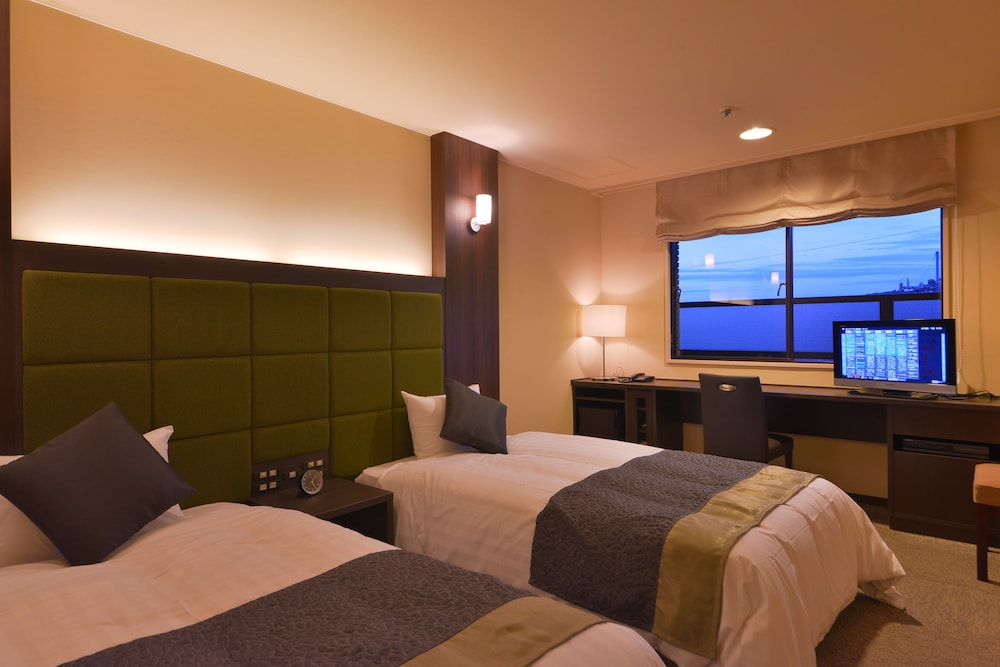 ROOM, TWIN BEDS