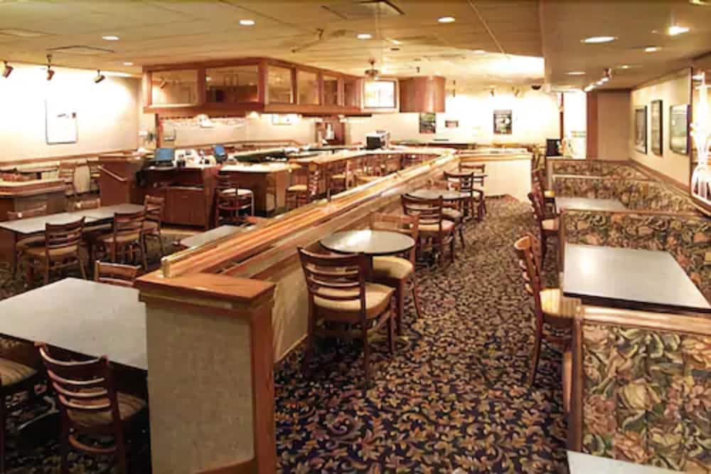 Radisson Hotel Bismarck 25/44
