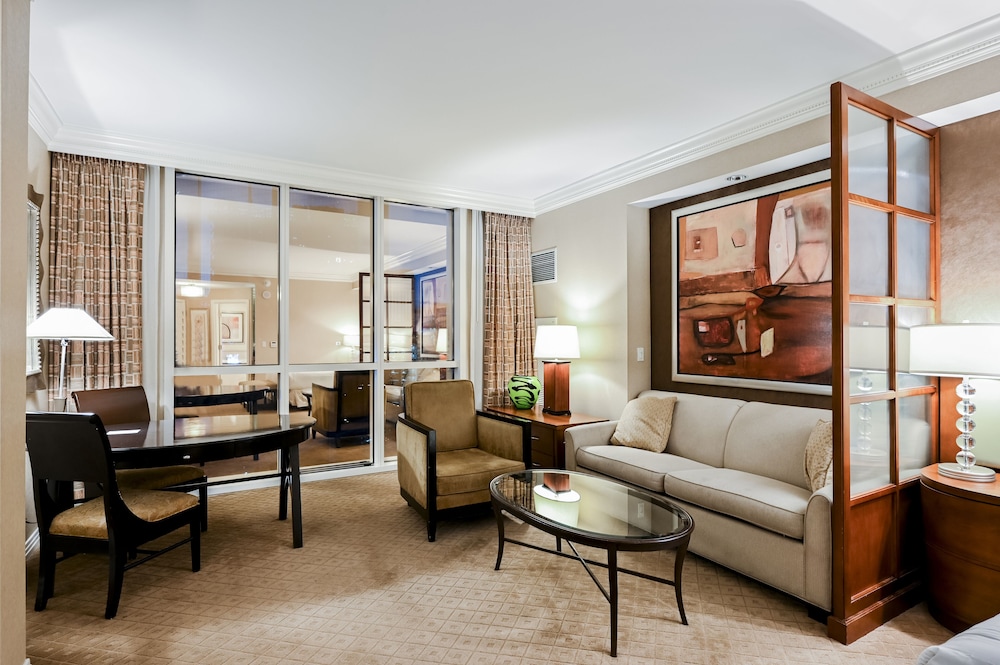 Stripviewsuites At Signature 47/73