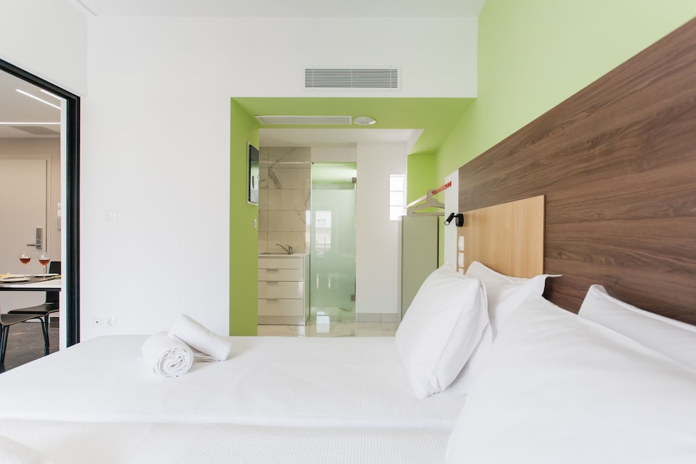 Greece U Around Athens Thissio Suites 7/50