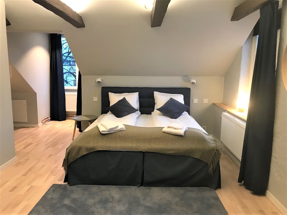 Hotell Bla Blom 8/50