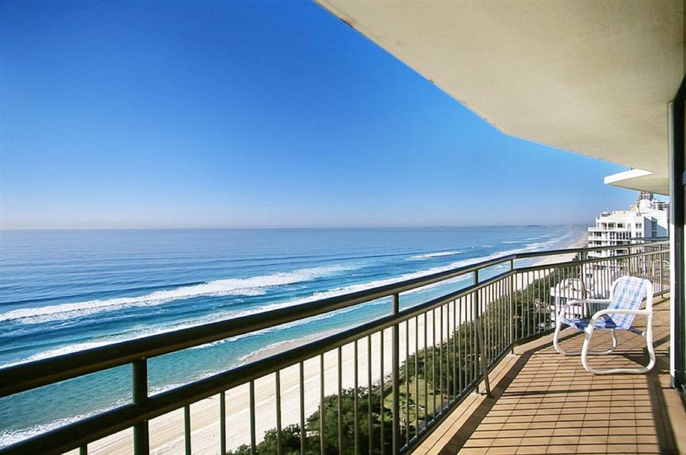 BreakFree Imperial Surf Surfers Paradise 40/46