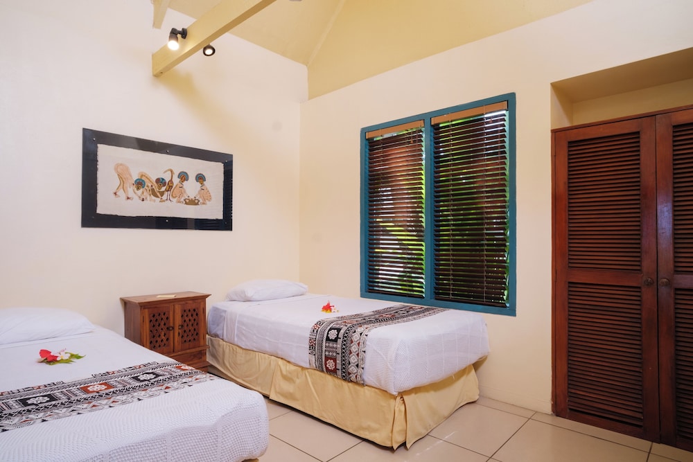 Bure, 1 Queen and 1 Single Bed, Ocean View