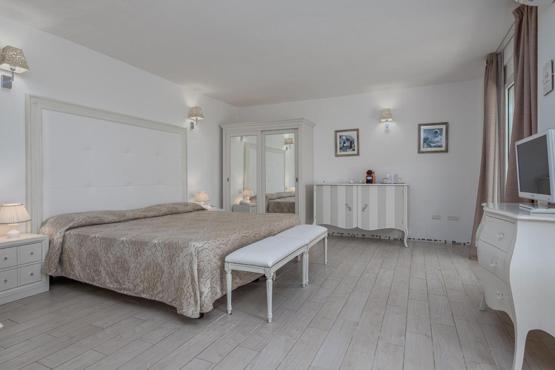 Beach, Suite, King Bed