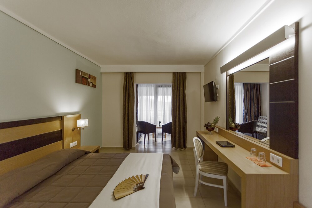 Lagomandra Hotel & Spa 34/35