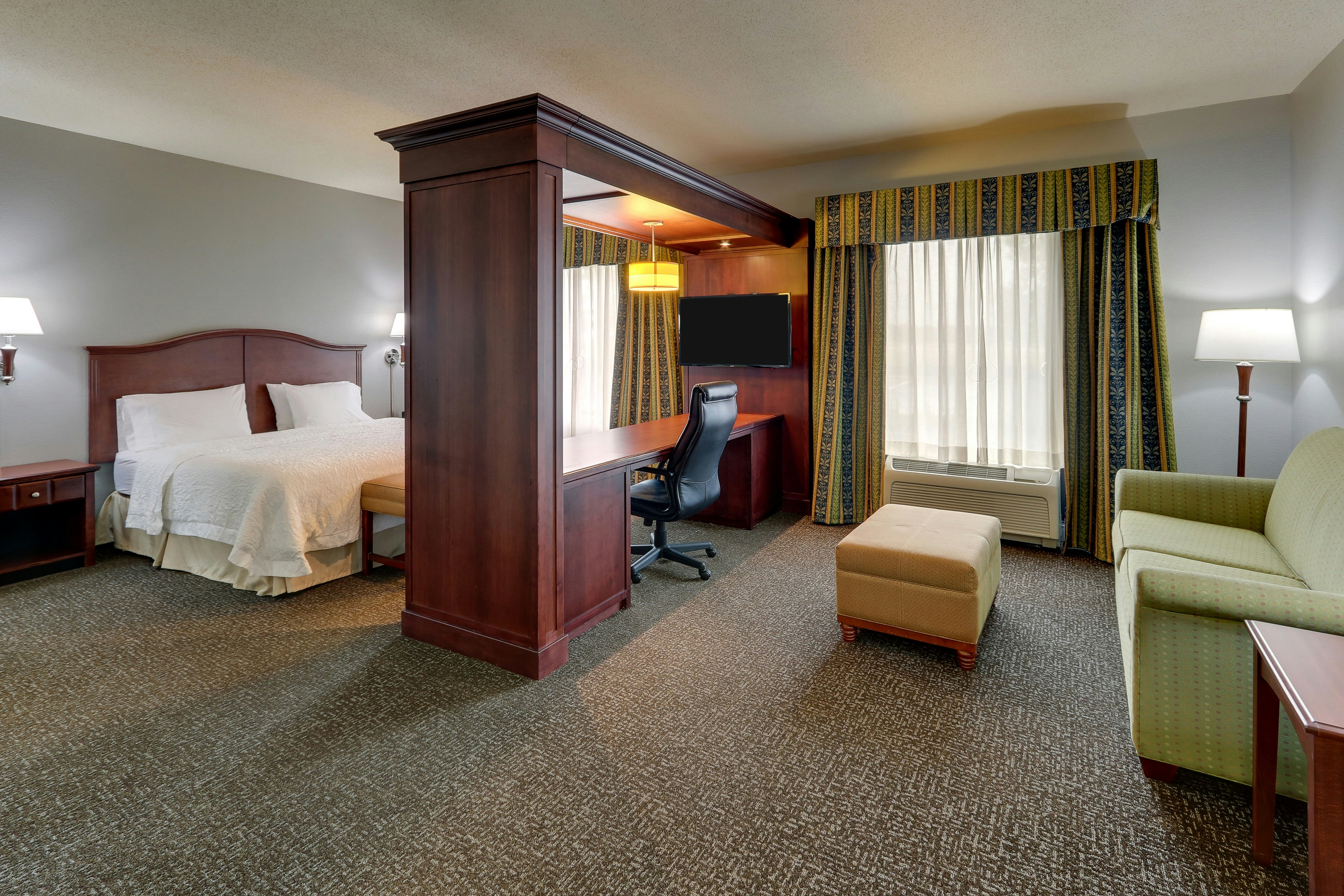 Hampton Inn Suites Indianapolis Airport 13/39
