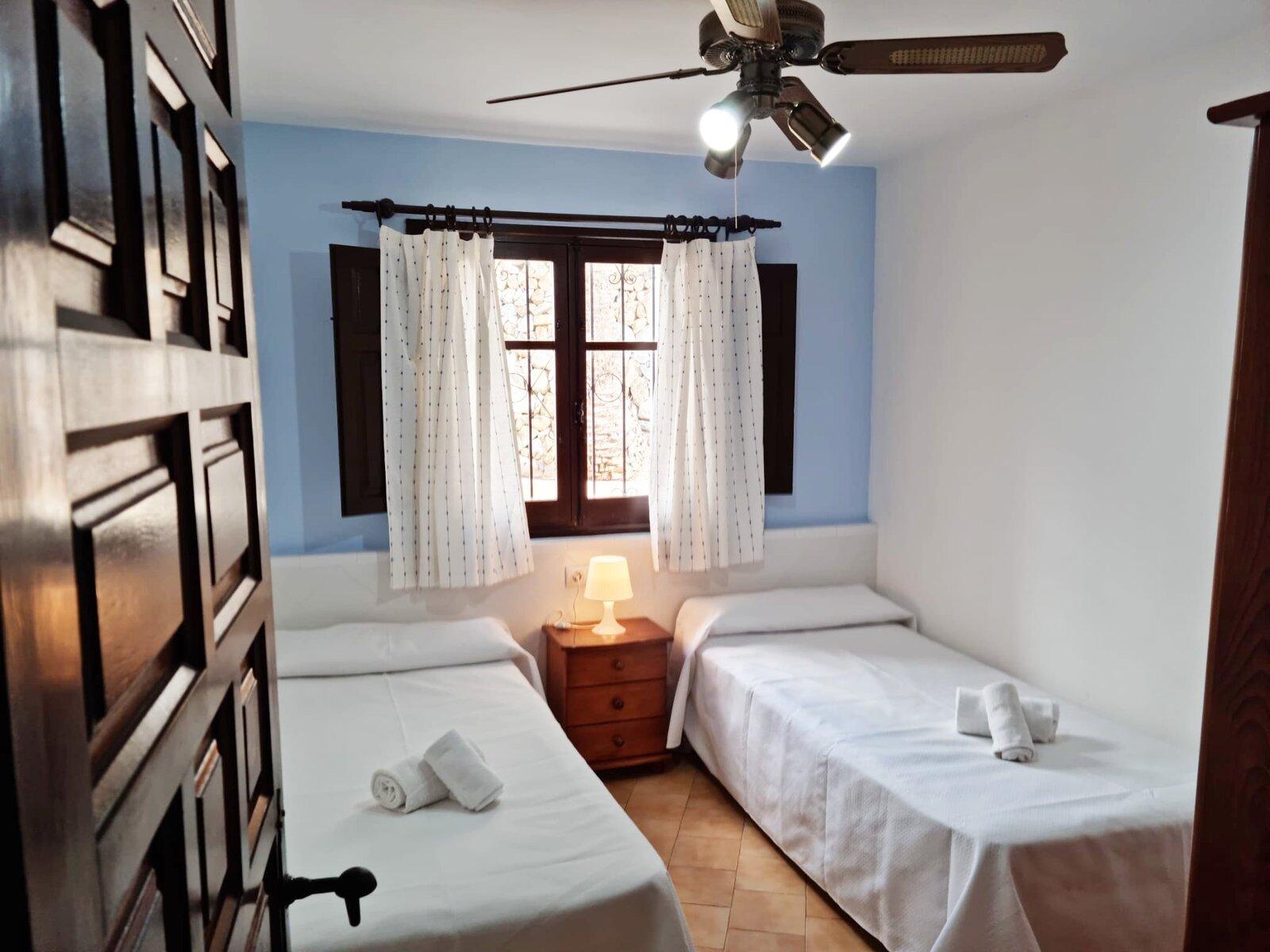 2 Bedrooms, Apartment