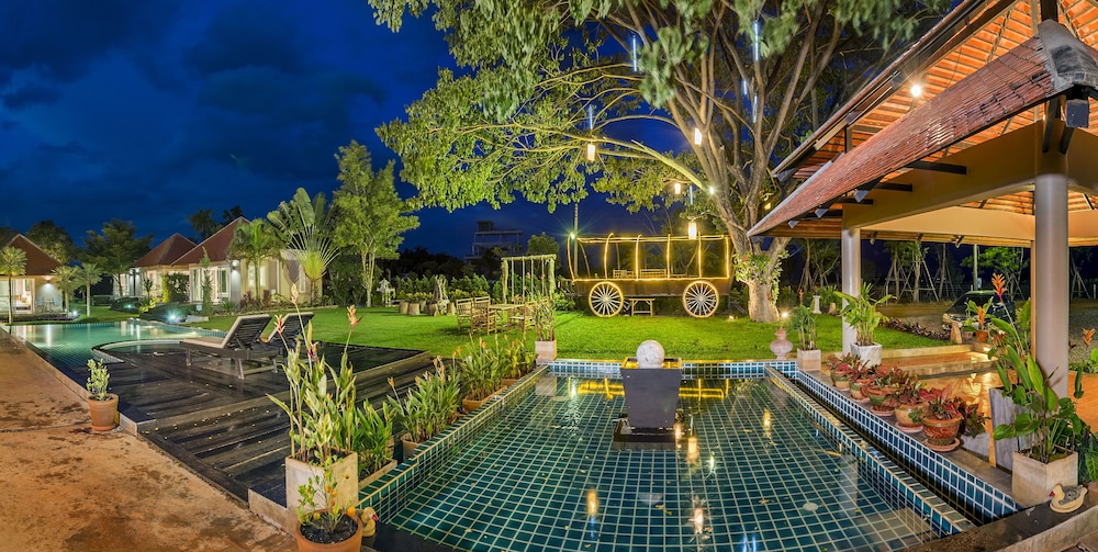 Lucerne Villa Resort 24/34