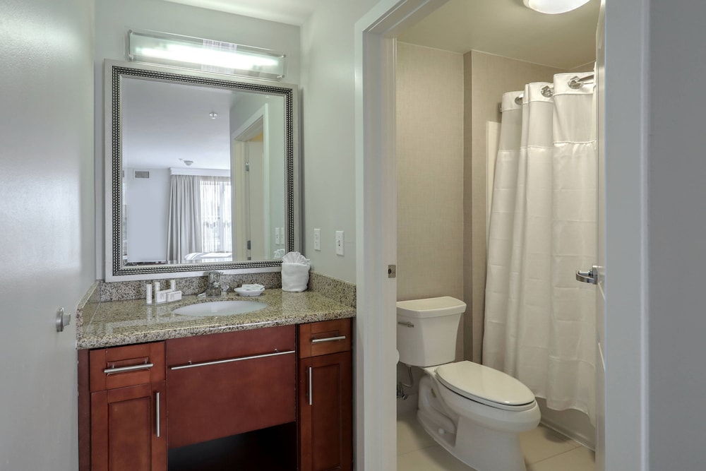 Residence Inn Woodbridge Edison/Raritan Center 11/48
