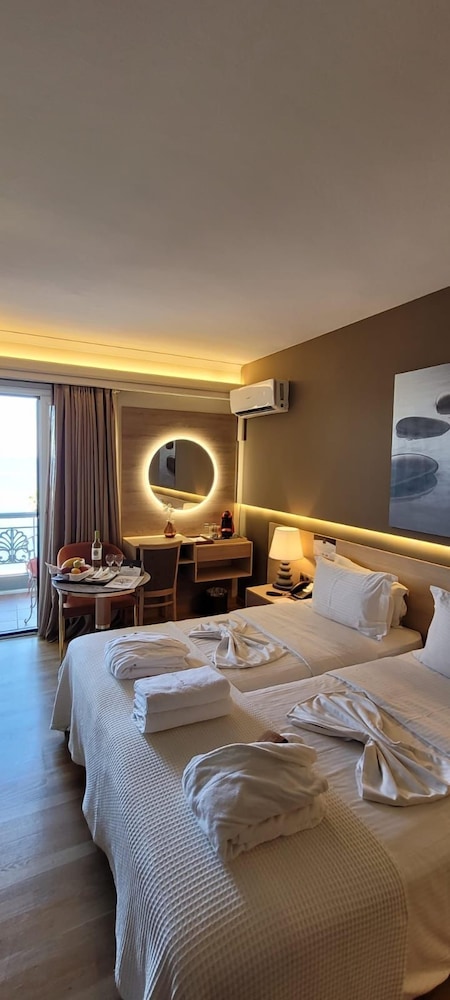 Coral Hotel 17/50