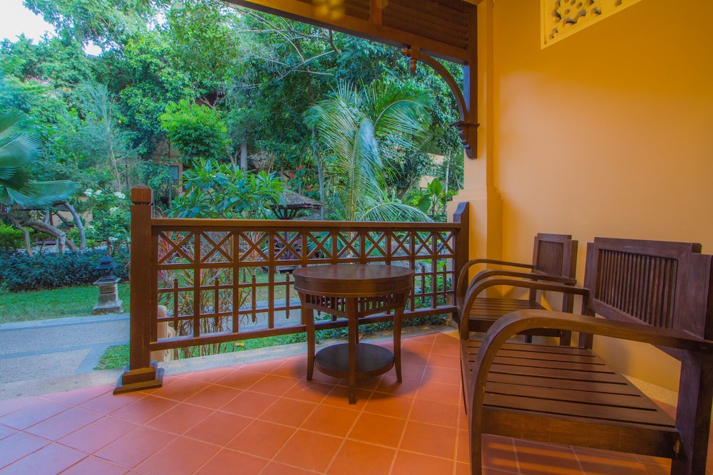 Fair House Beach Resort & Hotel 56/77