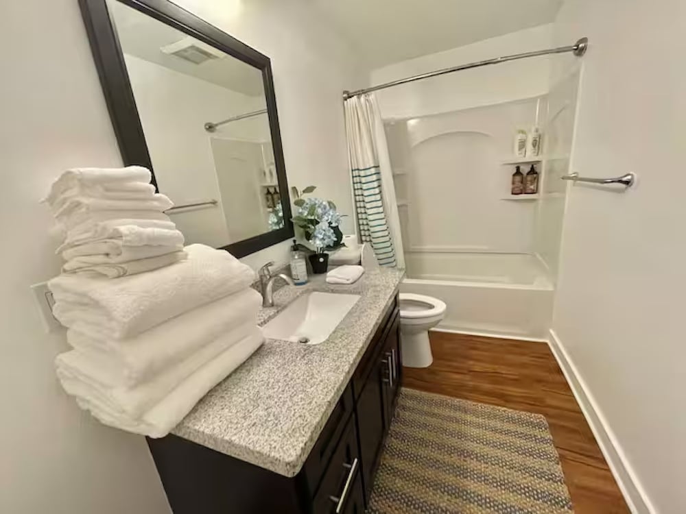 The Seattle Haven - Modern Suites 19/19