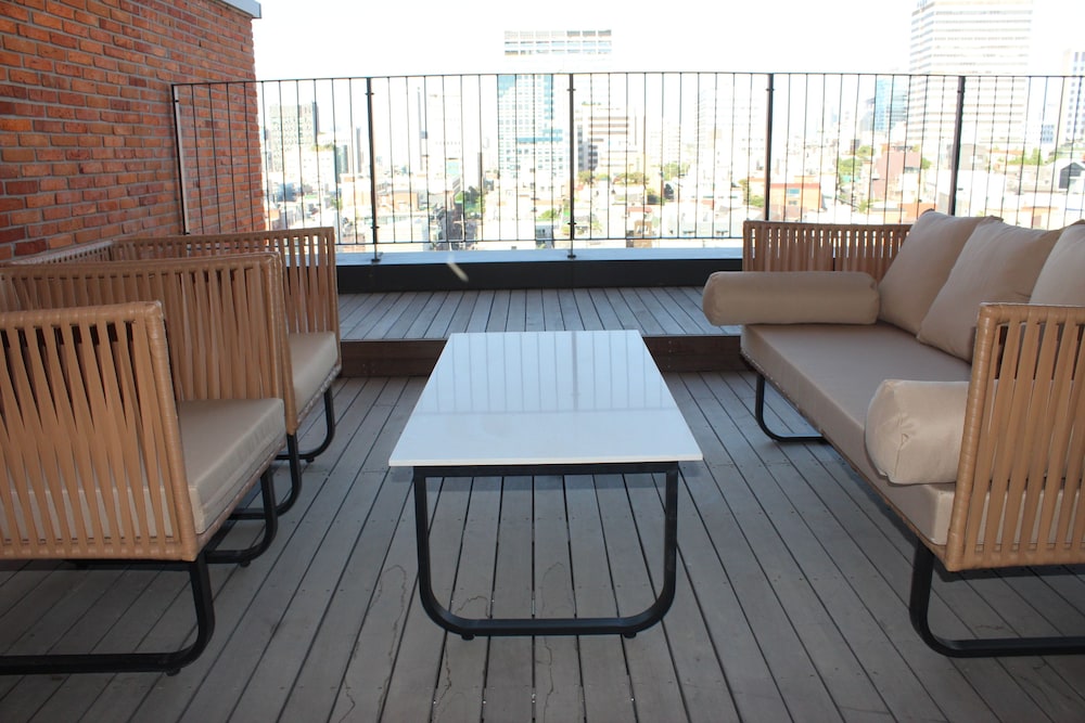 Patio 7 Hotel 55/71