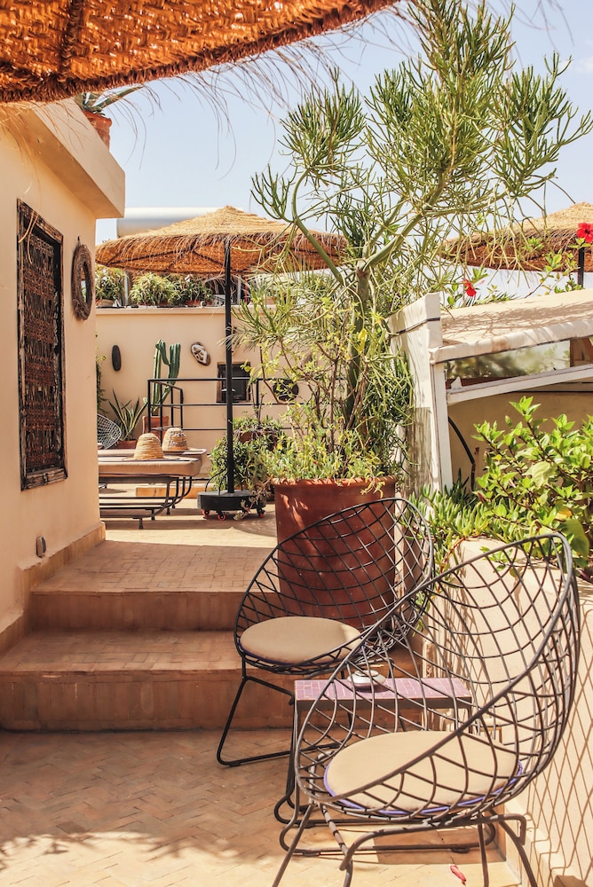 Riad Houdou 12/77