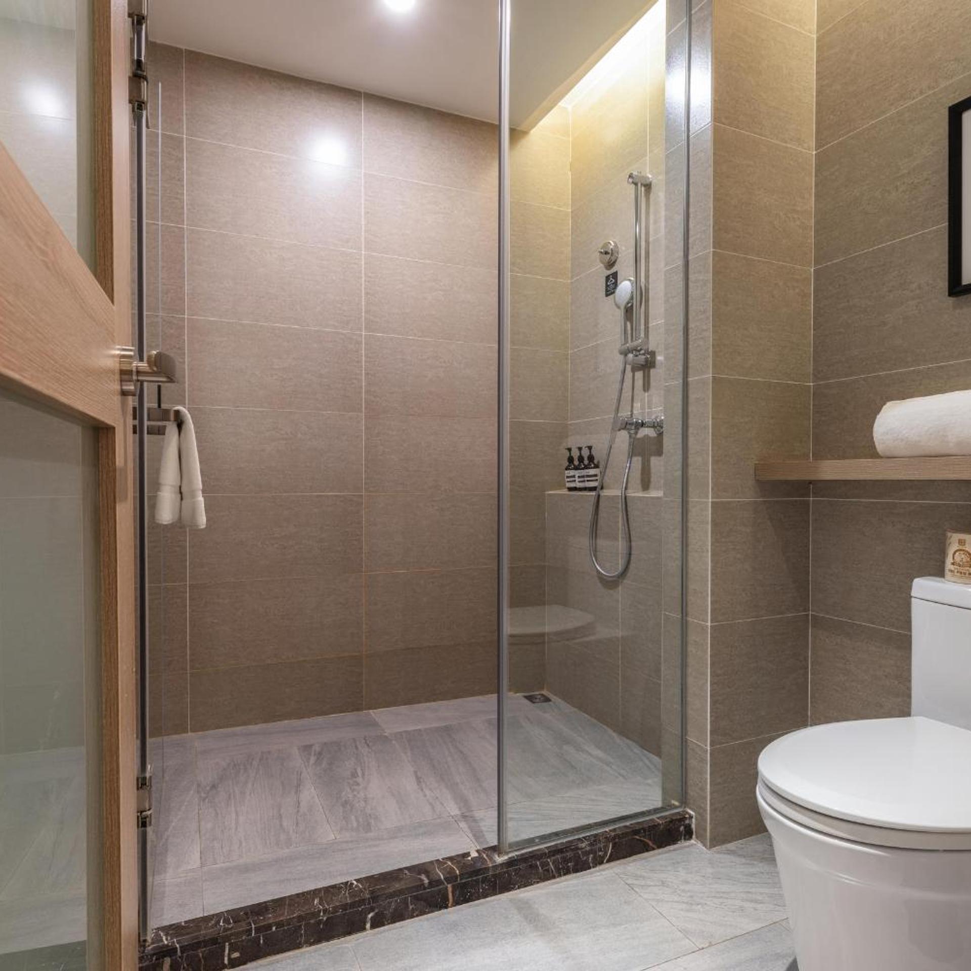 Atour Hotel Wuhan Changqing Road 71/74