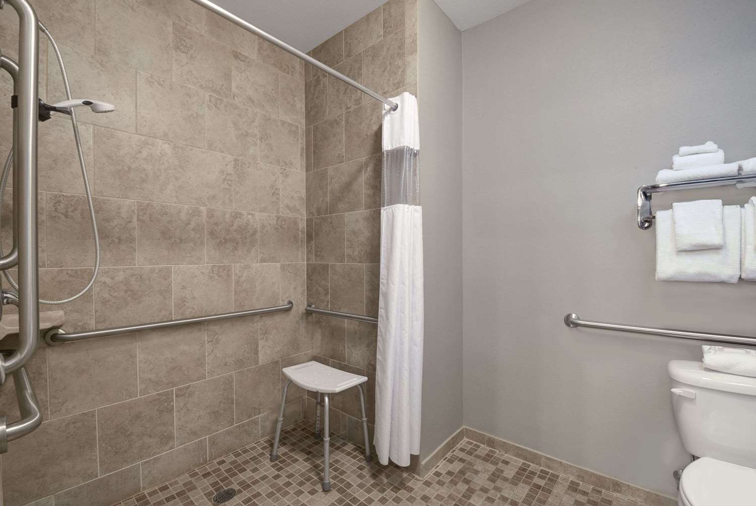 Baymont by Wyndham Minot 16/18