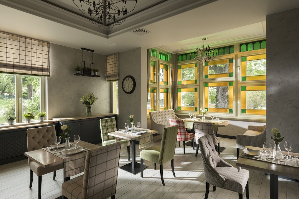 Hotel Impresja 24/37