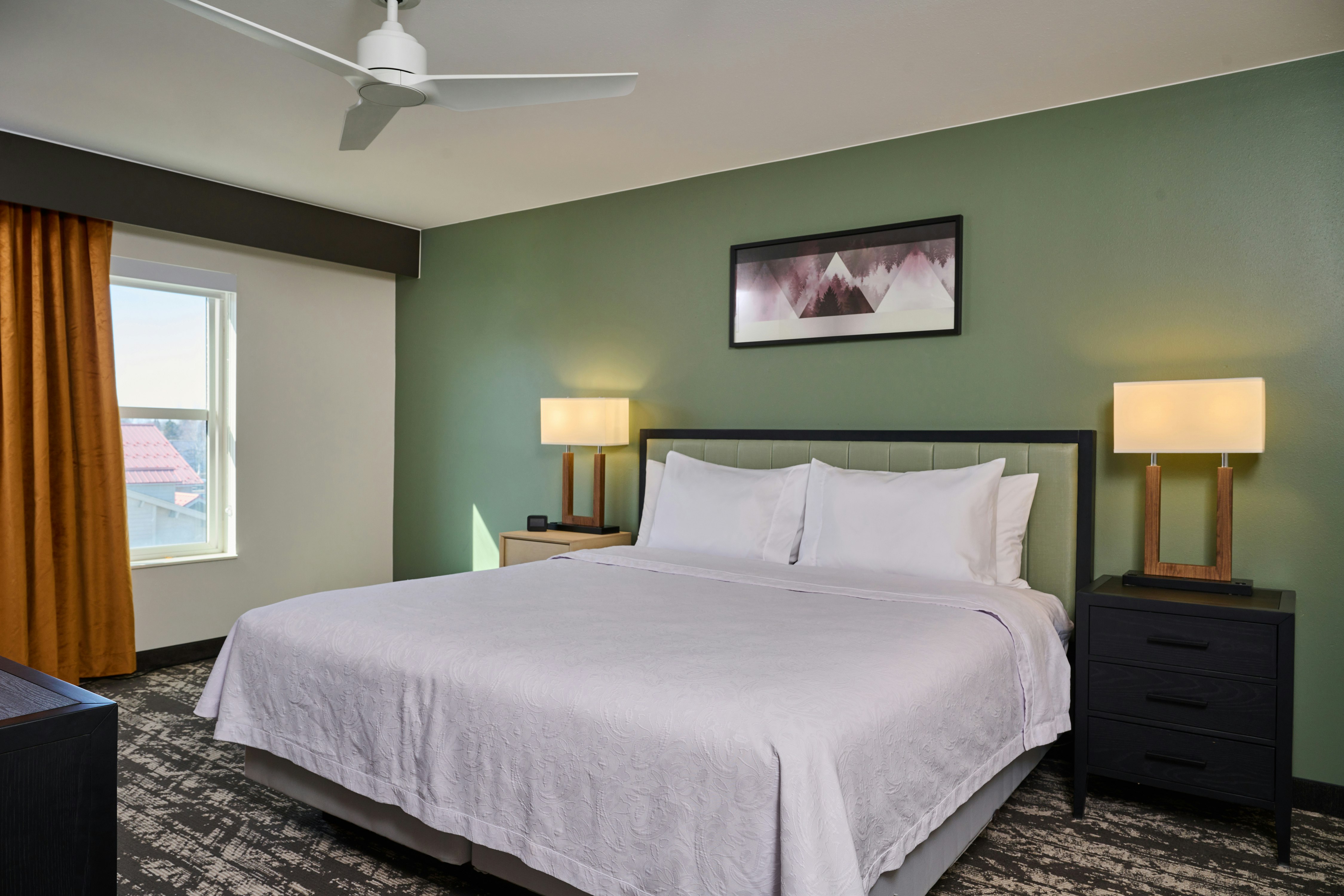 STUDIO, SUITE, KING BED
