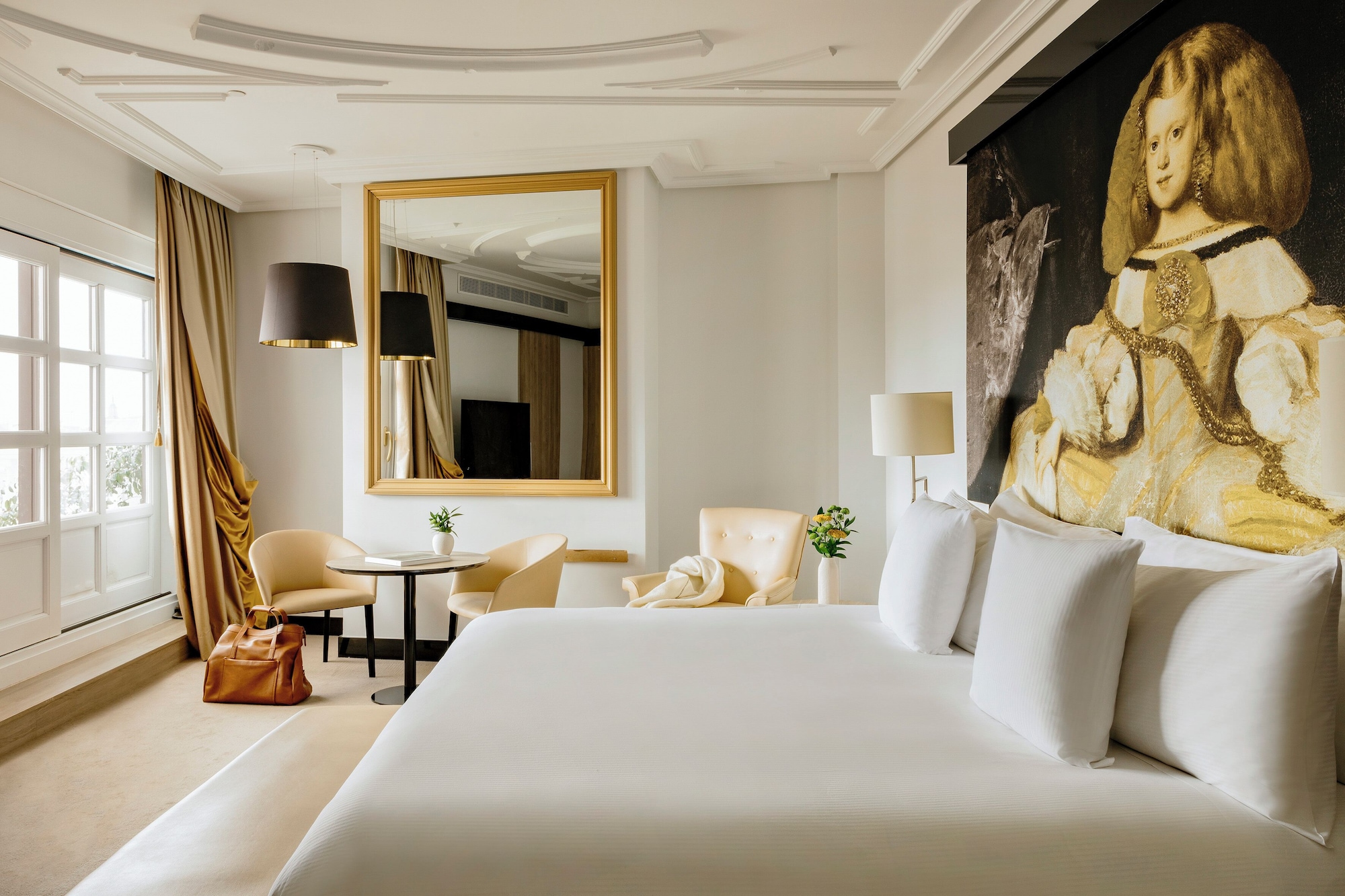 Red Level, Presidential, Margarita, Suite, King Bed 2/5