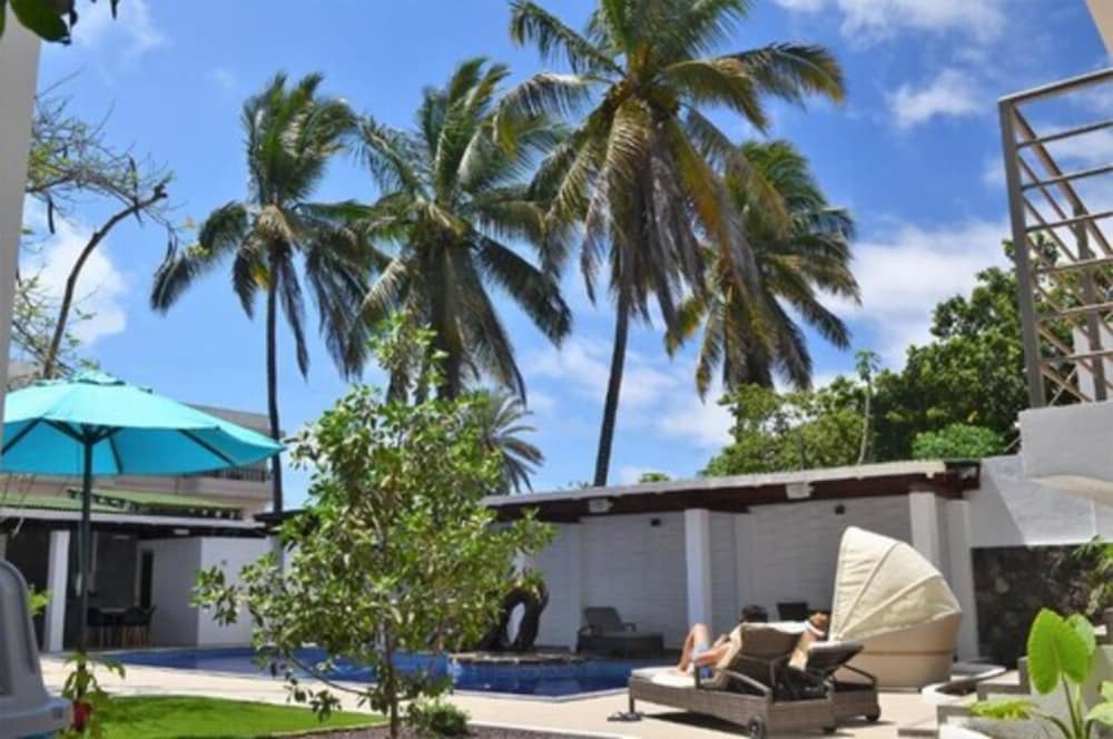 Ikala Galapagos Hotel 3/48