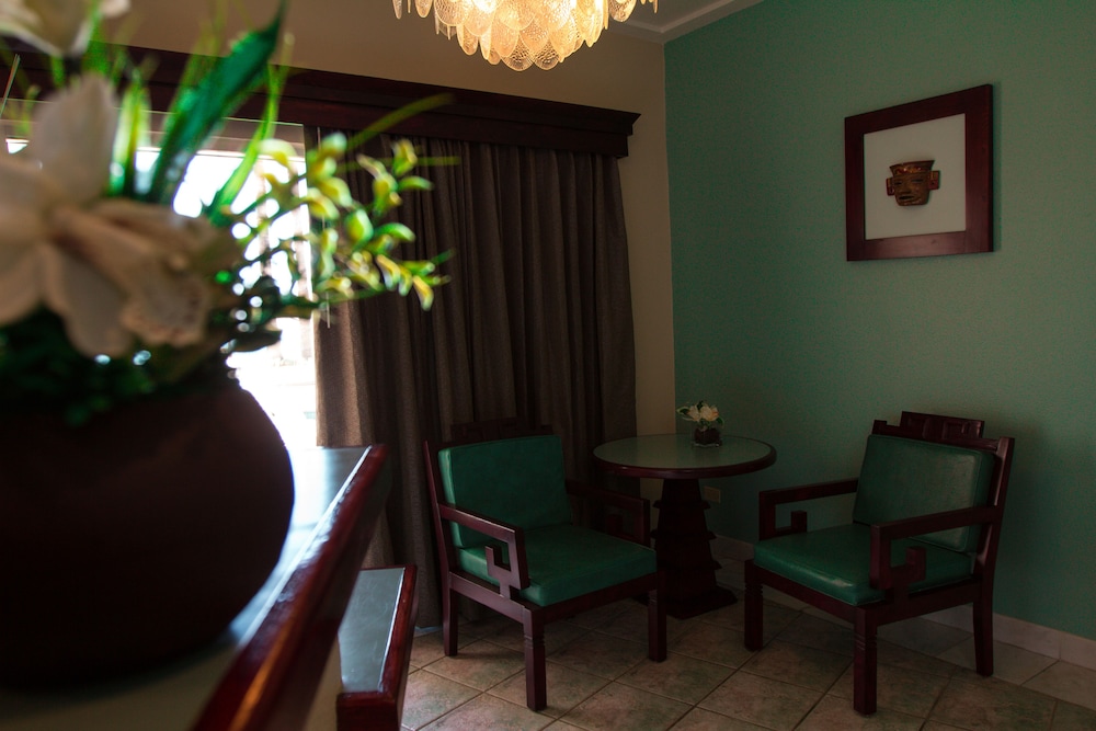 Estero Beach Hotel & Resort 46/70