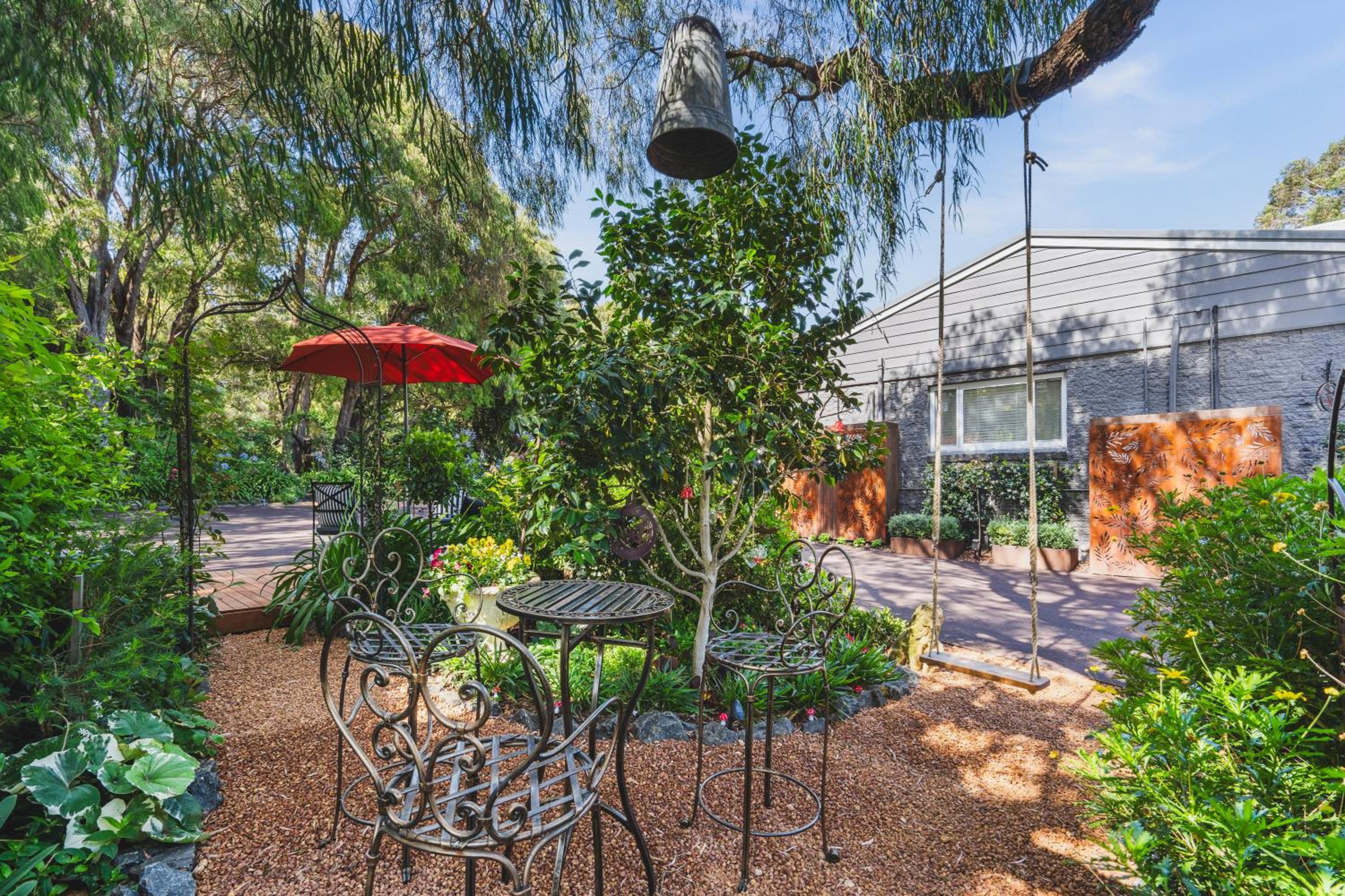 ROSEWOOD GUESTHOUSE 35/50