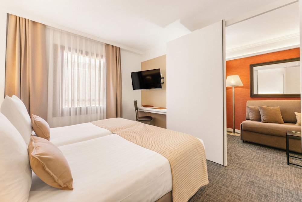 Acacia Suite 8/41